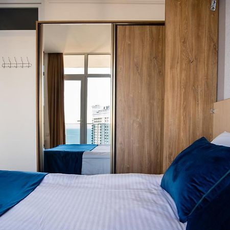 G-Point Apartment Batumi Bagian luar foto