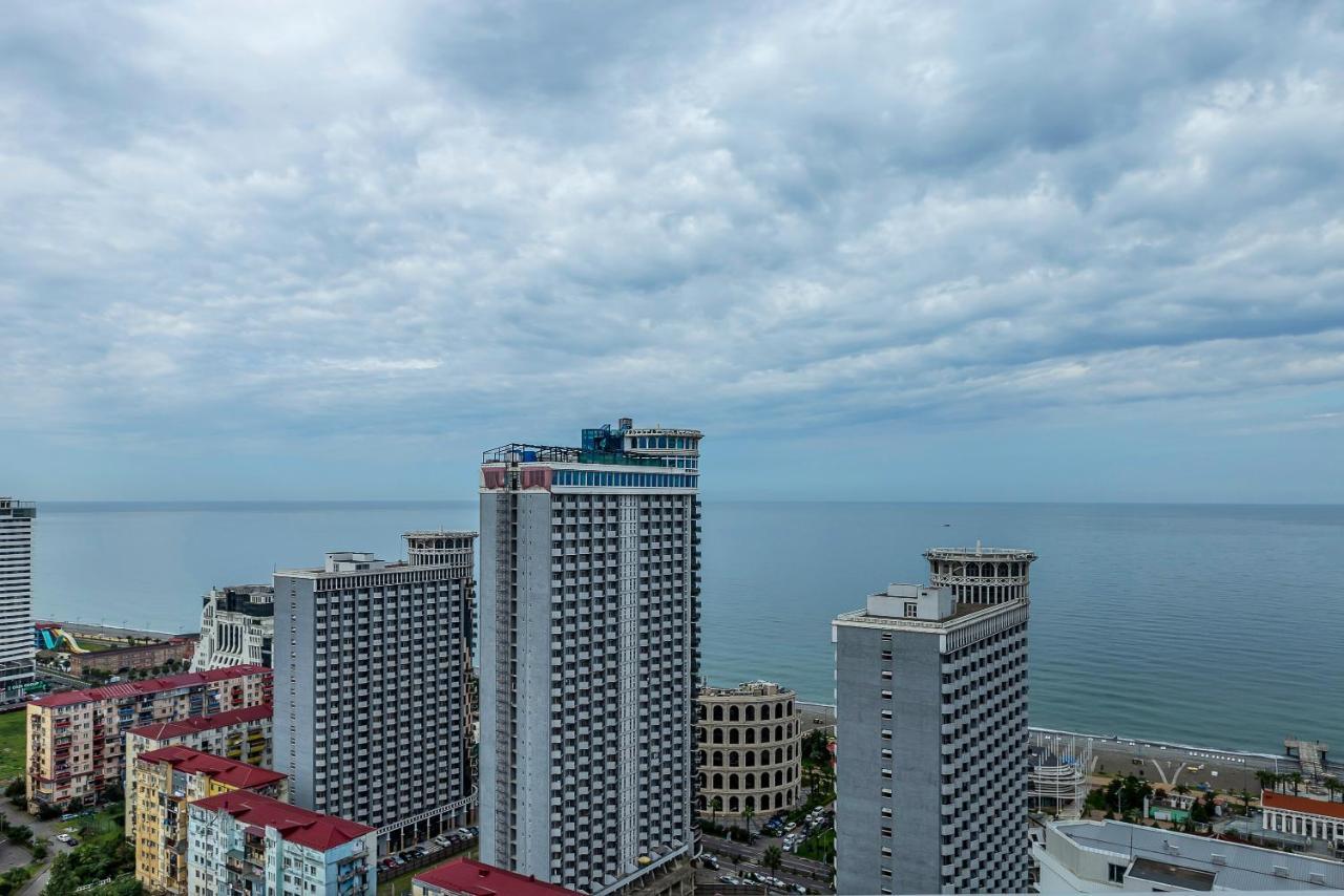 G-Point Apartment Batumi Bagian luar foto