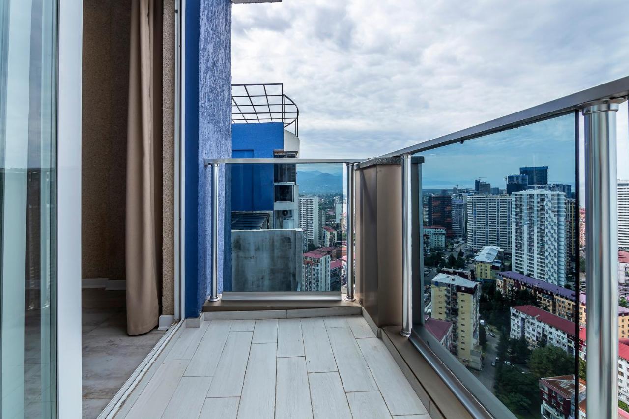 G-Point Apartment Batumi Bagian luar foto