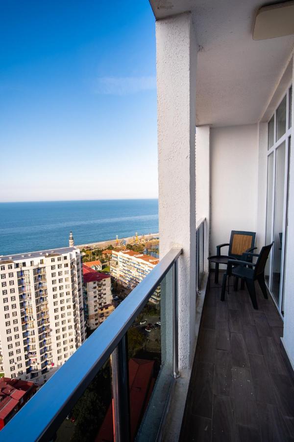 G-Point Apartment Batumi Bagian luar foto